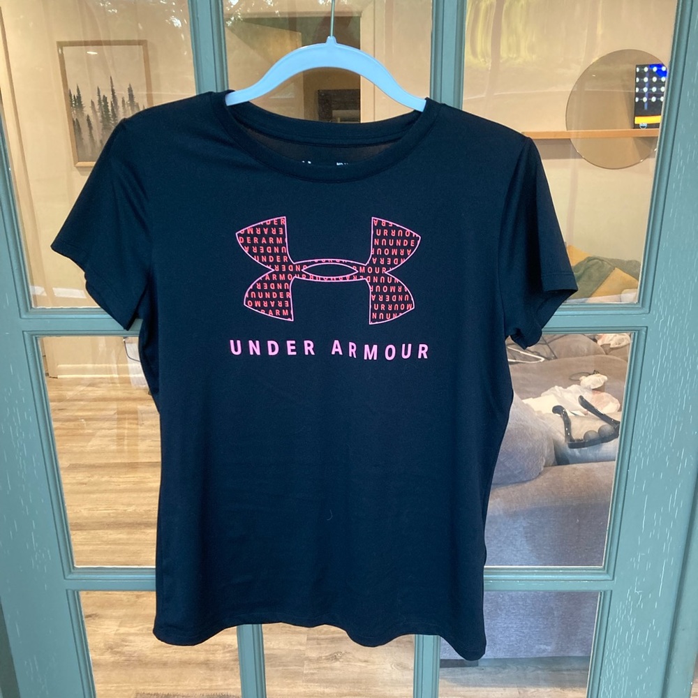 Womens athletic t. Dry fit material.